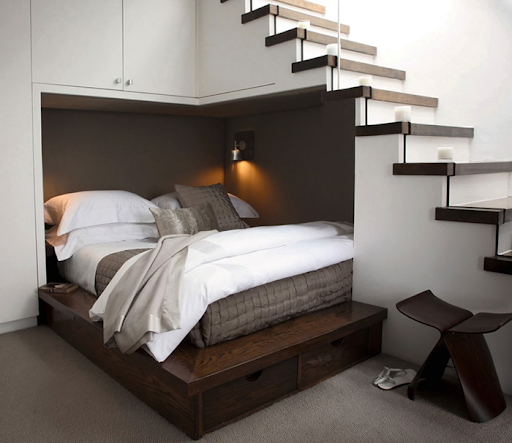 Không đặt phòng ngủ dưới gầm cầu thang